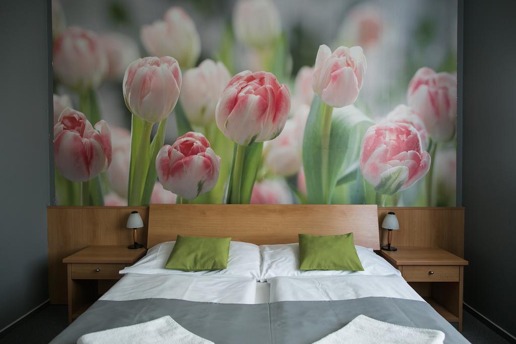 Hotel Imos 브르제츨라프 외부 사진