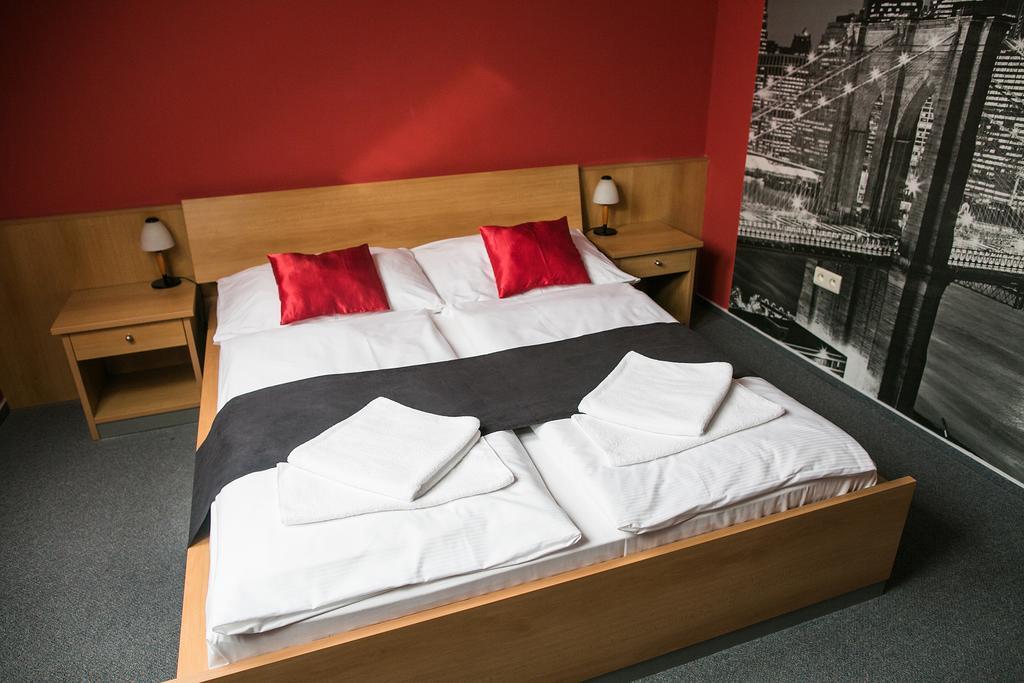 Hotel Imos 브르제츨라프 외부 사진