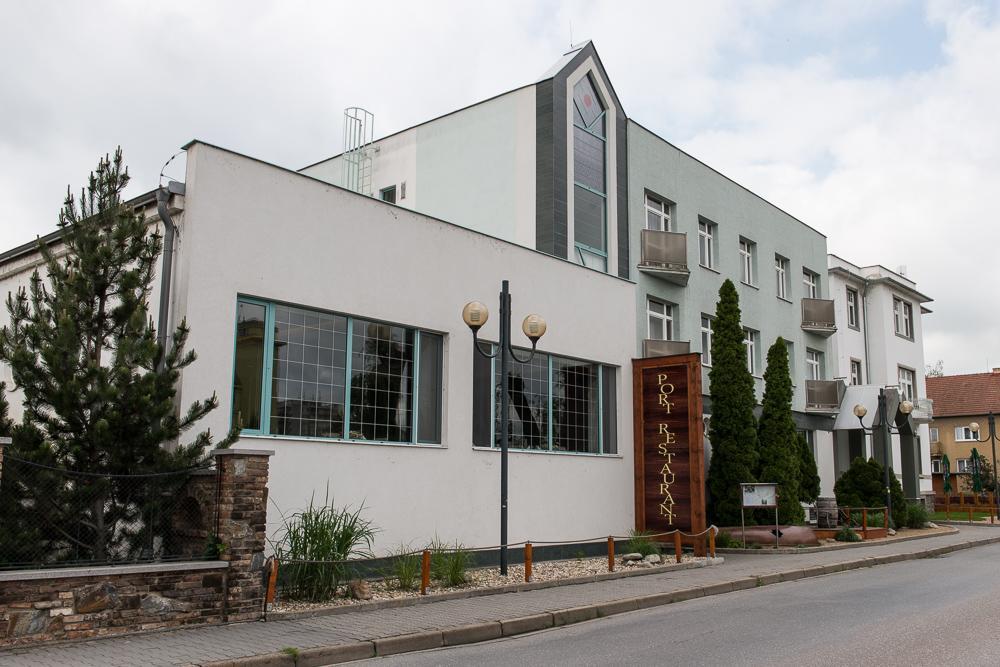 Hotel Imos 브르제츨라프 외부 사진
