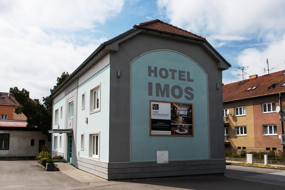 Hotel Imos 브르제츨라프 외부 사진